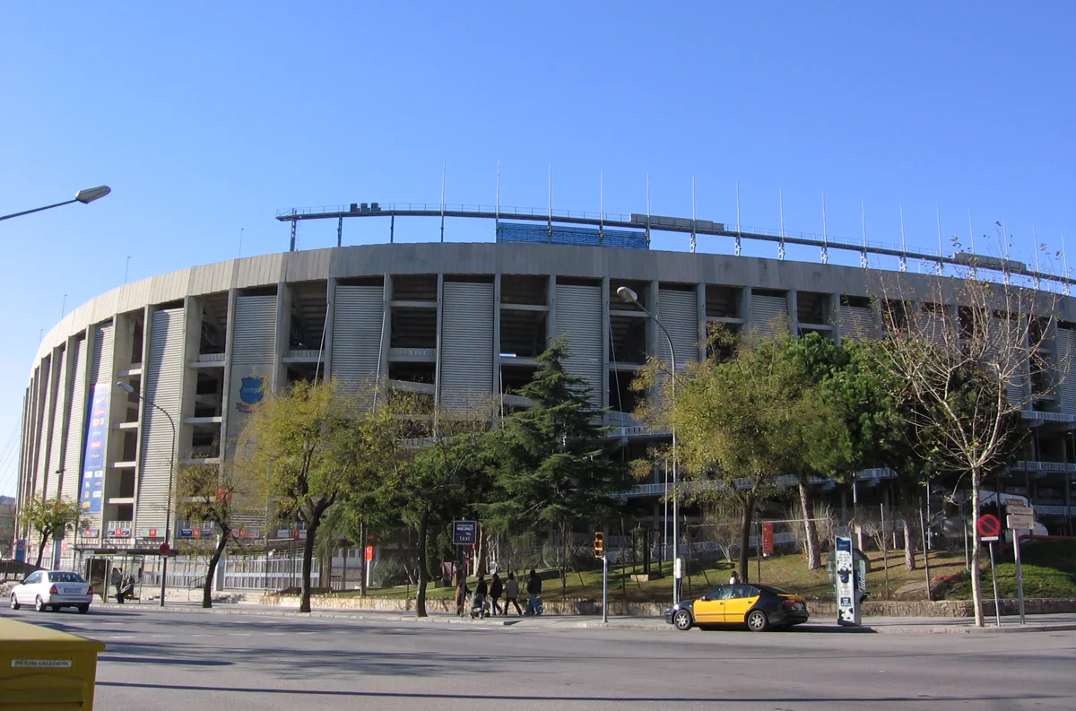 Façade historique du Camp Nou à Barcelone, photographie de 2006
